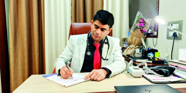 मरीजों की सेवा ही ज़ूनून है मेरा : डॉ.कृष्णकांत साहू