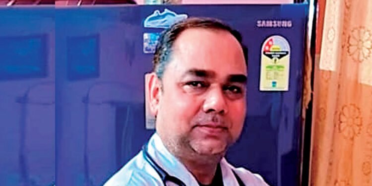 एक्यूप्रेशर के माध्यम से हजारों लोगों को दे रहे नई जिंदगी : डॉ. अजय कुमार सिंह